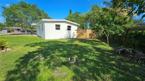 4630 SW 36th Street West Park FL 33023