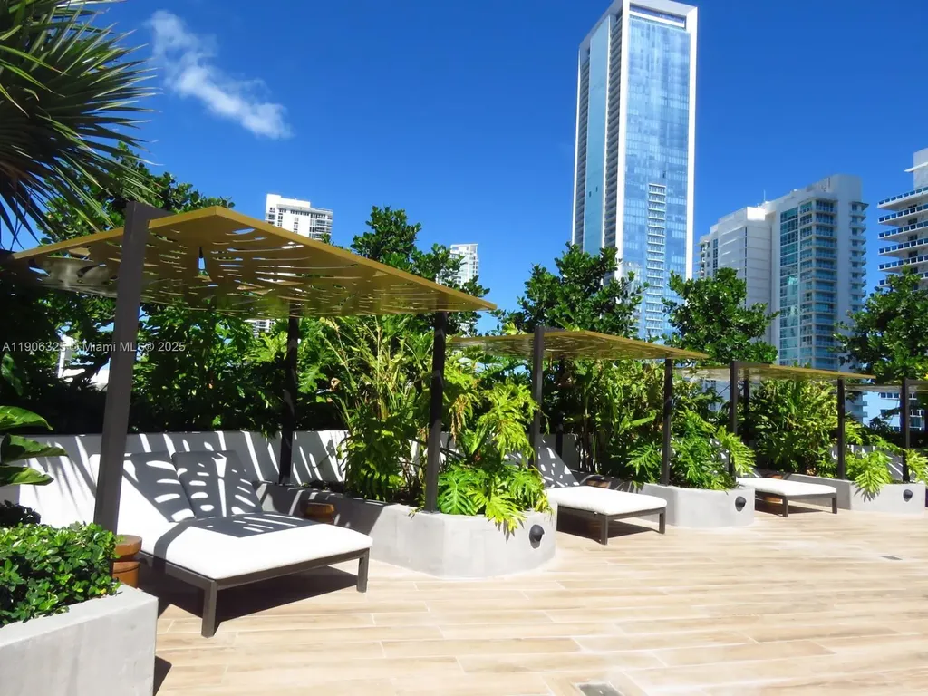 700 NE 24 Miami FL 33137