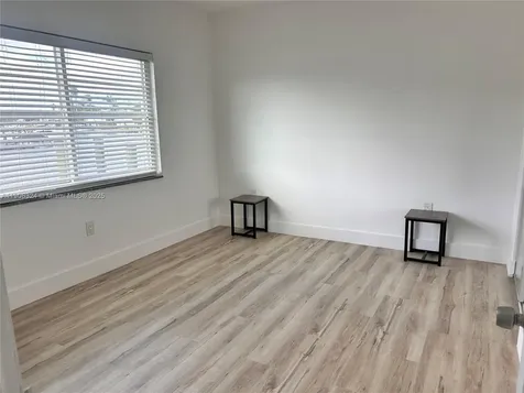 7207 Bay Drive Miami Beach FL 33141