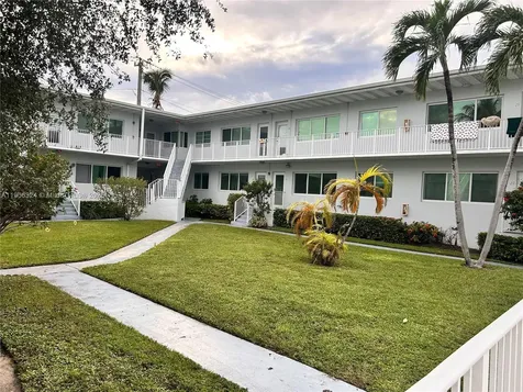 7207 Bay Drive Miami Beach FL 33141