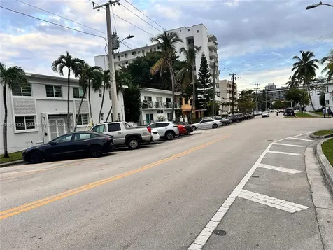 7207 Bay Drive Miami Beach FL 33141