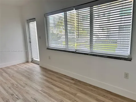 7207 Bay Drive Miami Beach FL 33141