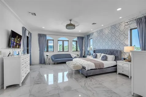 2085 Keystone Boulevard North Miami FL 33181