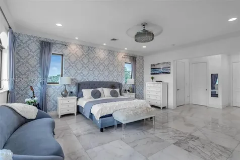 2085 Keystone Boulevard North Miami FL 33181