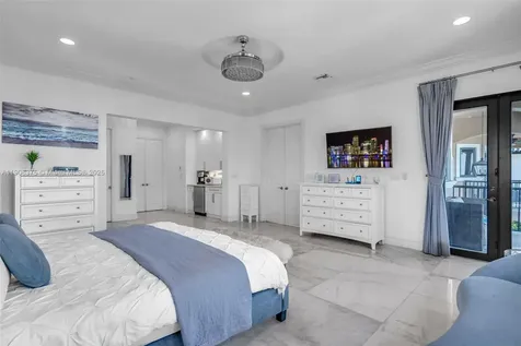 2085 Keystone Boulevard North Miami FL 33181