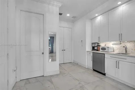 2085 Keystone Boulevard North Miami FL 33181