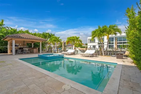 2085 Keystone Boulevard North Miami FL 33181
