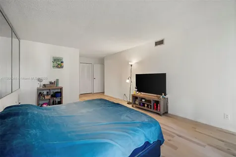 800 Parkview Drive Hallandale Beach FL 33009
