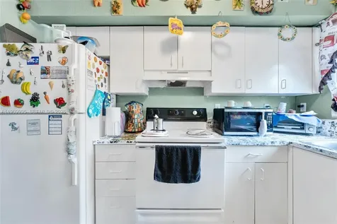 427 NW 84th Terrace Miami FL 33150