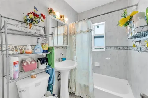 427 NW 84th Terrace Miami FL 33150