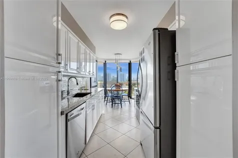 3600 Yacht Club Drive Aventura FL 33180
