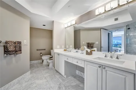 3600 Yacht Club Drive Aventura FL 33180