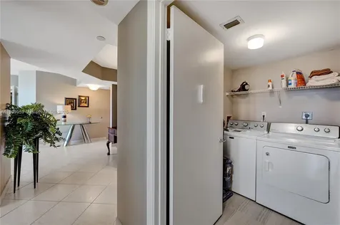 3600 Yacht Club Drive Aventura FL 33180