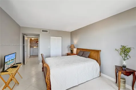 3600 Yacht Club Drive Aventura FL 33180