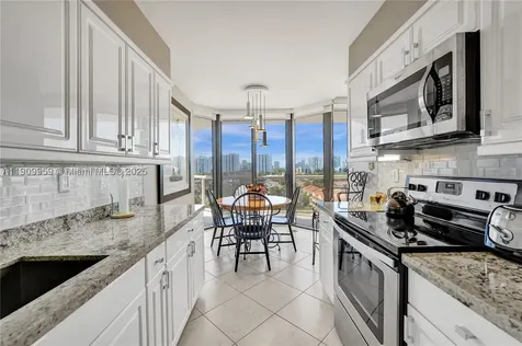3600 Yacht Club Drive Aventura FL 33180