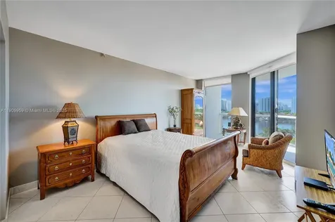 3600 Yacht Club Drive Aventura FL 33180