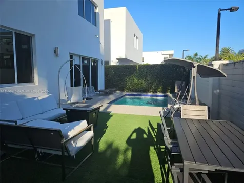 9870 NW 75th Terrace Doral FL 33178