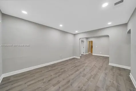 5181 SW 7th Street Miami FL 33134