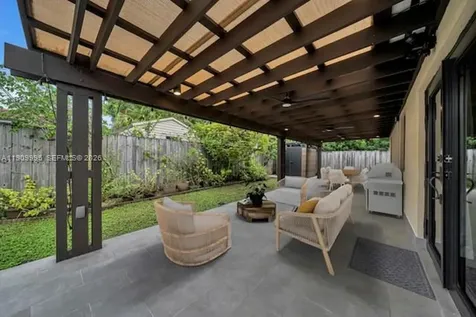 5181 SW 7th Street Miami FL 33134