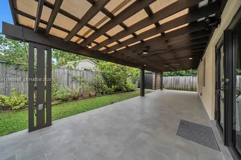 5181 SW 7th Street Miami FL 33134