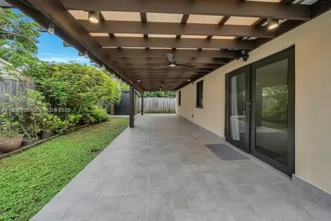 5181 SW 7th Street Miami FL 33134