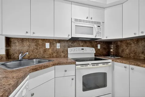 16465 NE 22nd Avenue North Miami Beach FL 33160