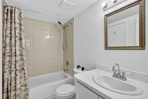 16465 NE 22nd Avenue North Miami Beach FL 33160