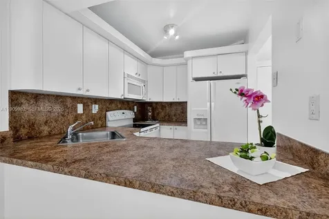 16465 NE 22nd Avenue North Miami Beach FL 33160