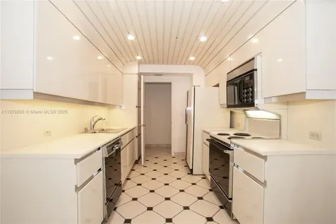 3000 Island Boulevard Aventura FL 33160