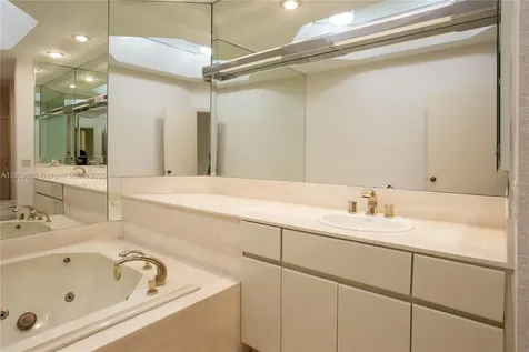 3000 Island Boulevard Aventura FL 33160