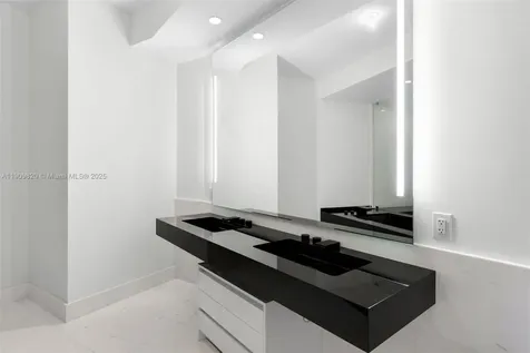 18555 Collins Avenue Sunny Isles Beach FL 33160