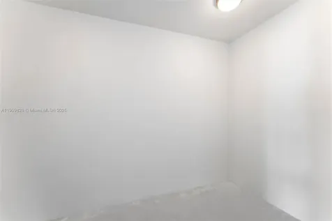 18555 Collins Avenue Sunny Isles Beach FL 33160