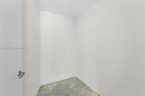 18555 Collins Avenue Sunny Isles Beach FL 33160