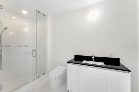 18555 Collins Avenue Sunny Isles Beach FL 33160