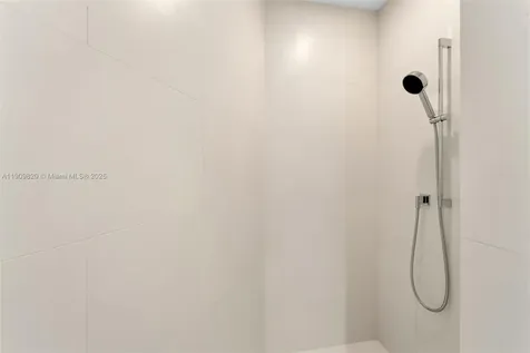 18555 Collins Avenue Sunny Isles Beach FL 33160