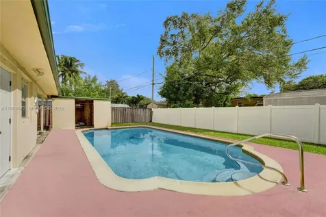 6622 Raleigh Street Hollywood FL 33024