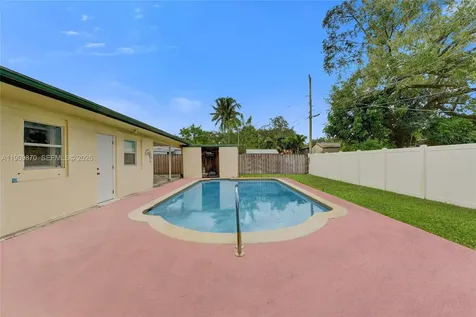 6622 Raleigh Street Hollywood FL 33024