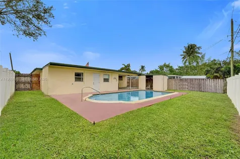 6622 Raleigh Street Hollywood FL 33024