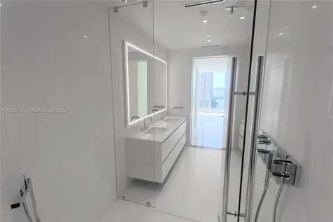300 Biscayne Boulevard Way Miami FL 33131