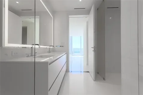 300 Biscayne Boulevard Way Miami FL 33131