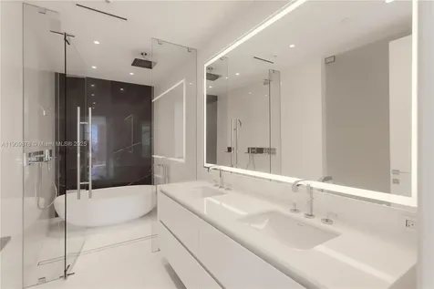 300 Biscayne Boulevard Way Miami FL 33131
