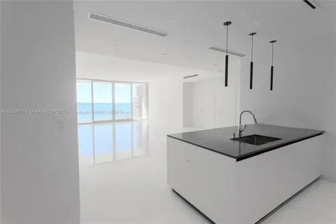 300 Biscayne Boulevard Way Miami FL 33131