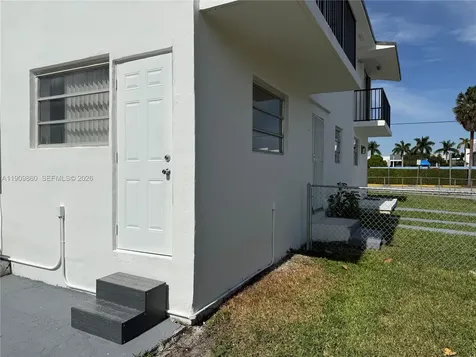 3200 SW 88th Place Miami FL 33165