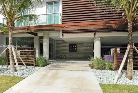 1215 West Avenue Miami Beach FL 33139