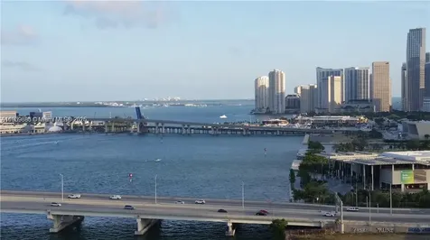 Miami FL 33132