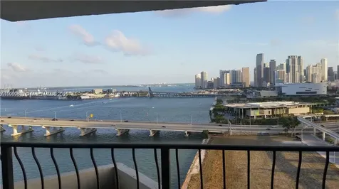 Miami FL 33132