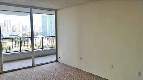 Miami FL 33132