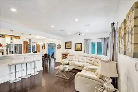 440 NW 38th Court Miami FL 33126