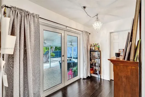 440 NW 38th Court Miami FL 33126