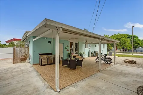440 NW 38th Court Miami FL 33126